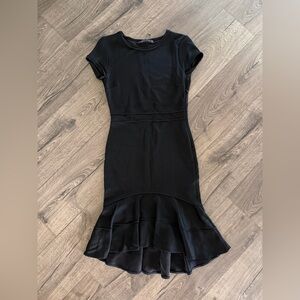 Zara women size medium black knit dress ruffle hem